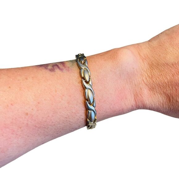 10/$25🦋 Stainless Steel Gold Plated Magnetic XOXO Bracelet - Picture 13 of 16